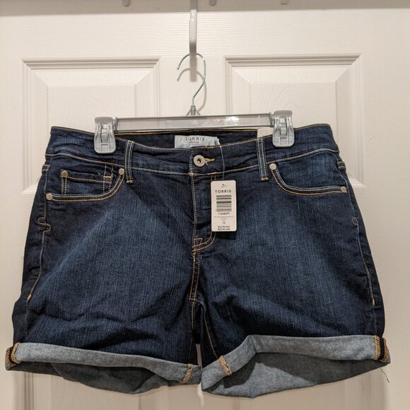 Torrid Dark Denim Shorts - Picture 1 of 3